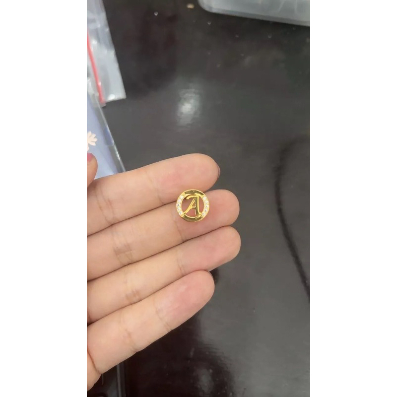 liontin huruf a model latin emas asli kadar 875