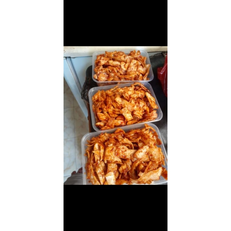 

Keripik singkong pedas manis