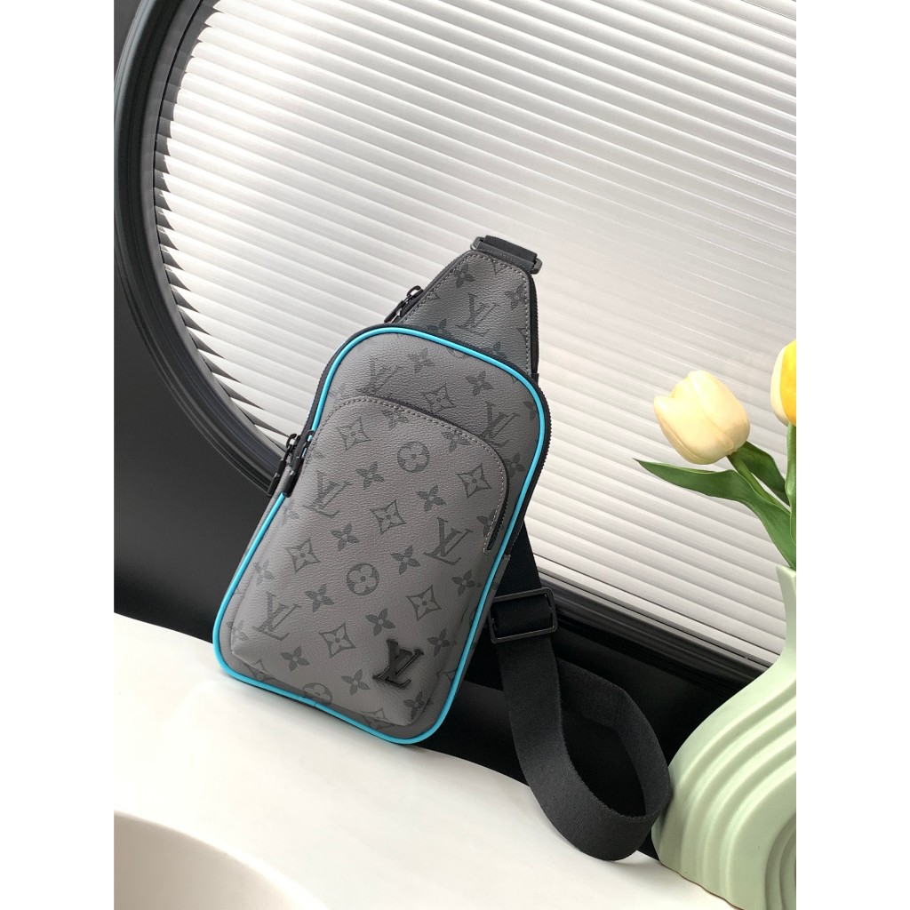 Tas dada kecil Avenue baru LV, tas selempang bahu yang modis dan kasual