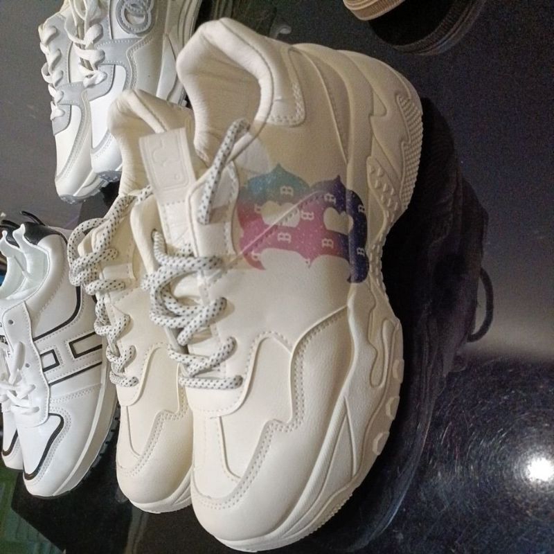 sepatu sneaker wanita ukuran 38.sepatu tali olahraga..coklat