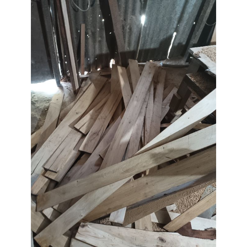 papan kayu mahoni