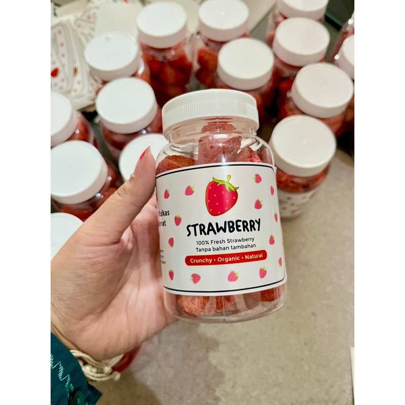 

Keripik Stroberi Utuh 320 ml