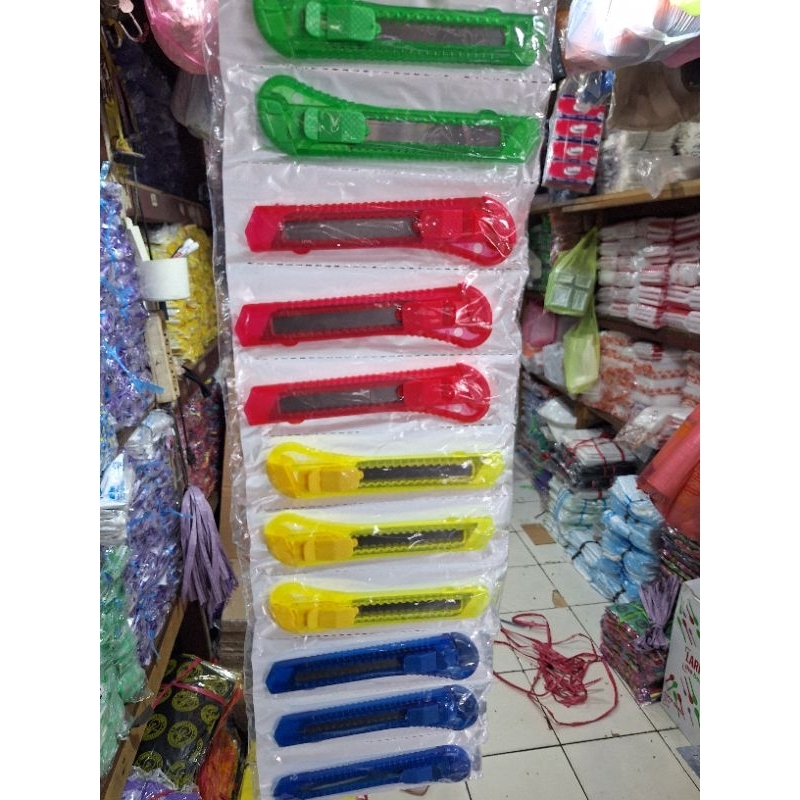 

pisau kater isi 12pcs