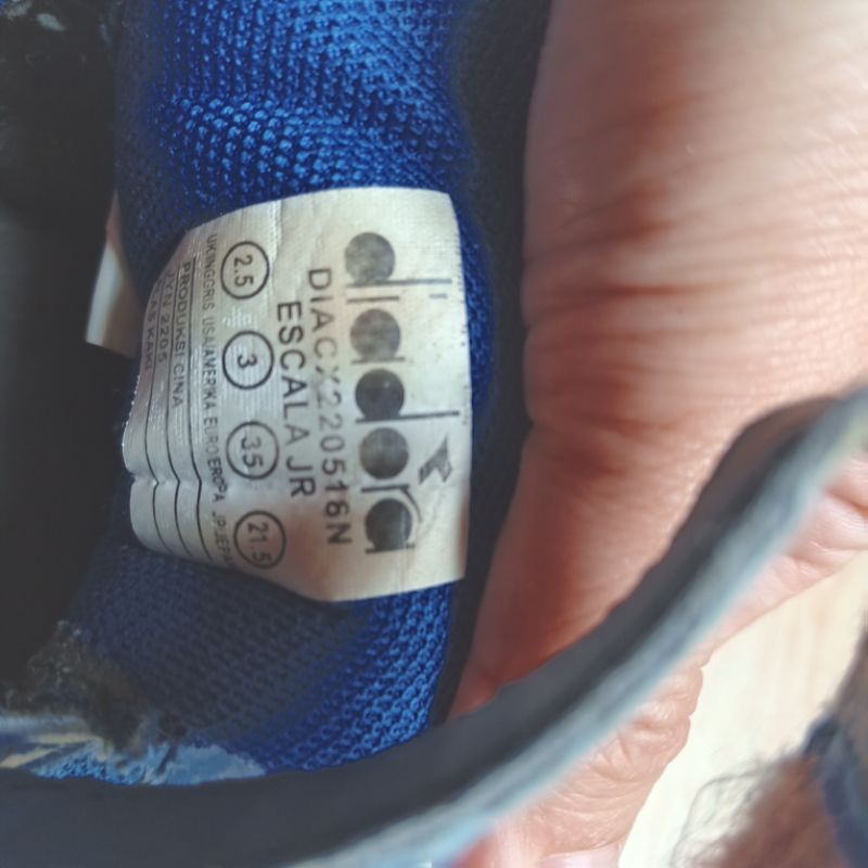DIADORA SEPATU ANAK SIZE 35