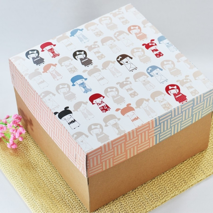 

( 10 pcs ) Dys kotak packaging kemasan hamper kue bolu brownis motif kawai box duplex kotak isi 4 toples uk 30