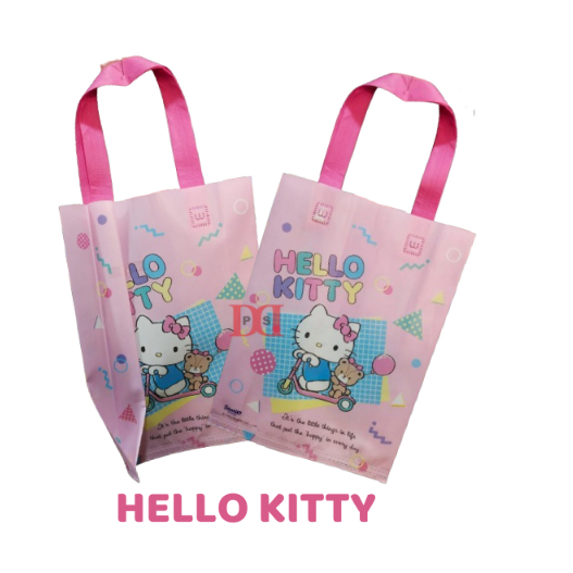 

Goodie Bag/Tas Karakter/Tas Handle Press Bahan LAMINASI KARAKTER UK 25x35x8 Harga Perlusin Isi 12pcs