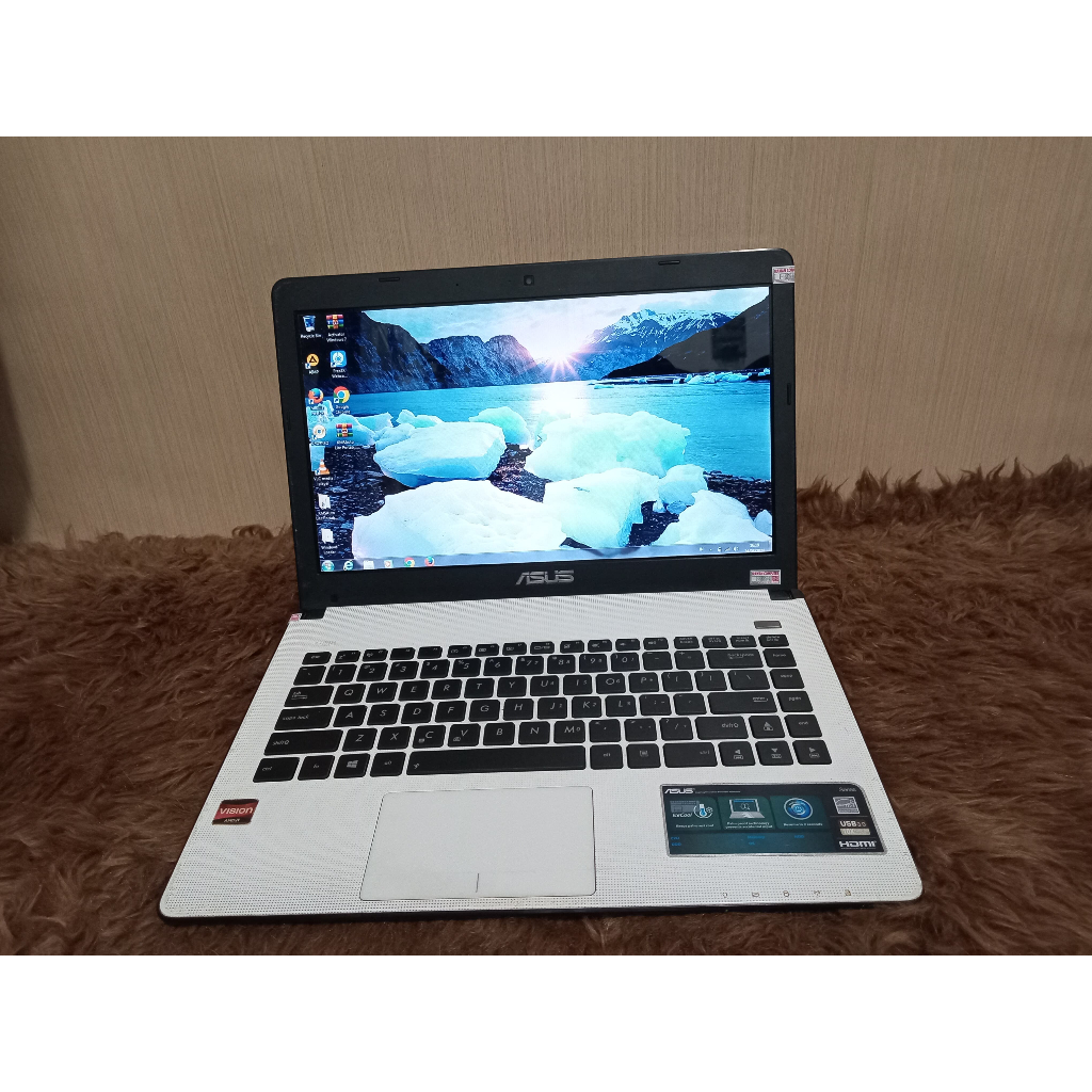 Laptop Asus X401U hitam putih ram 2gb hdd 300gb processor AMD C-60 no minus
