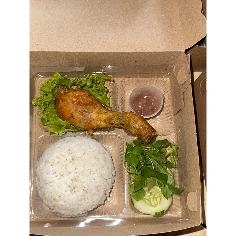 

Terima pesenan nasi kotak sederhana