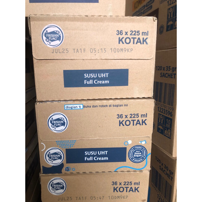 

Susu Frisian Flag FULL CREAM 225 ml carton ( isi 36 )