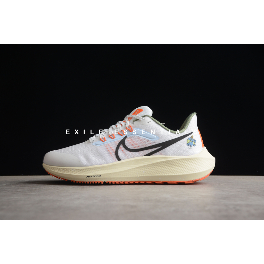 [READY STOCK SIZE 39] Nike Air Zoom Pegasus 39 Next Nature White Black