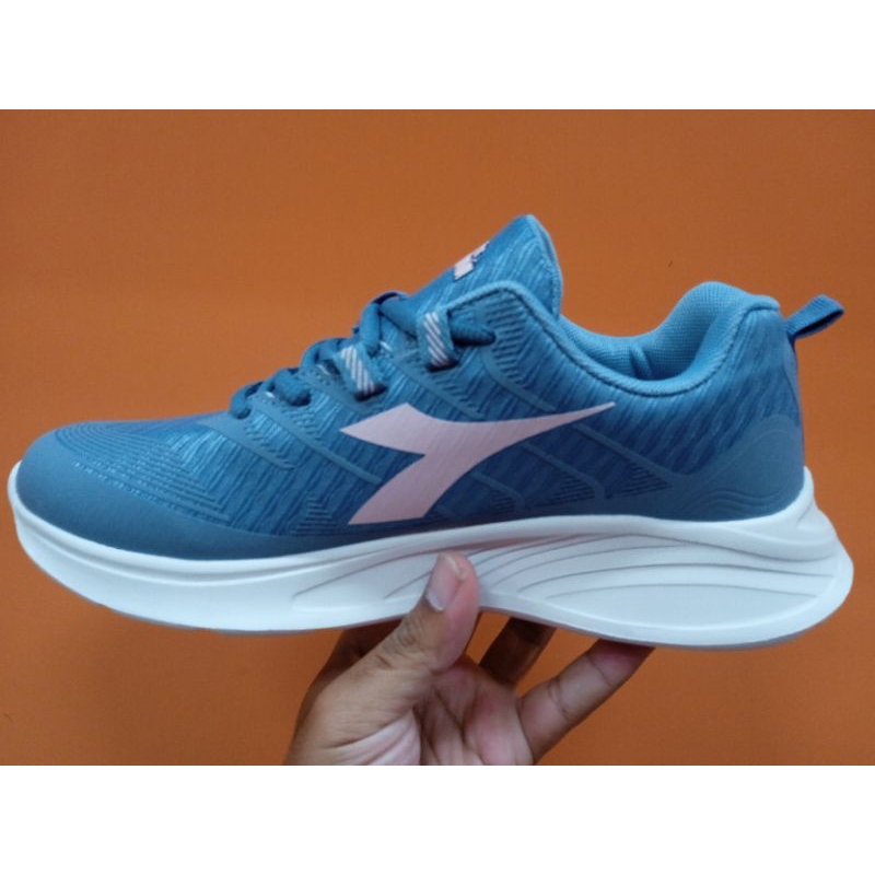 Diadora Hally Blue Women