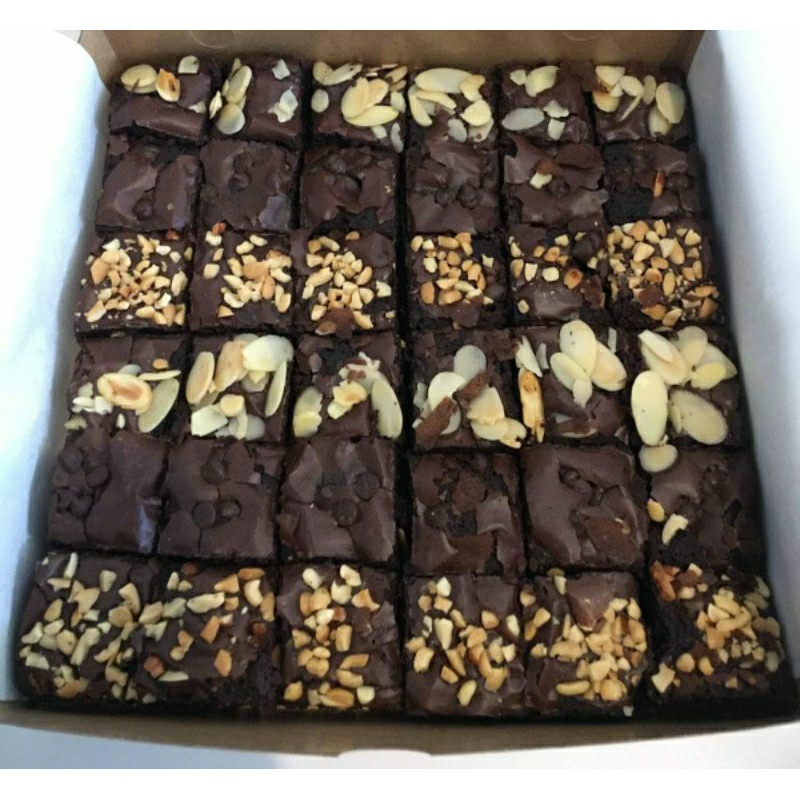 

Fudgy brownies mini 10x10 (9 Potong)
