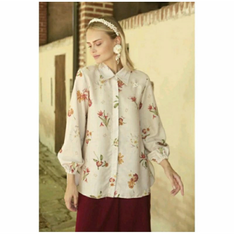 Daphne Shirt Wearing Klamby