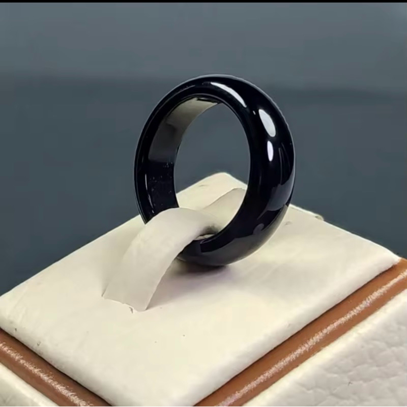 cincin giok hitam