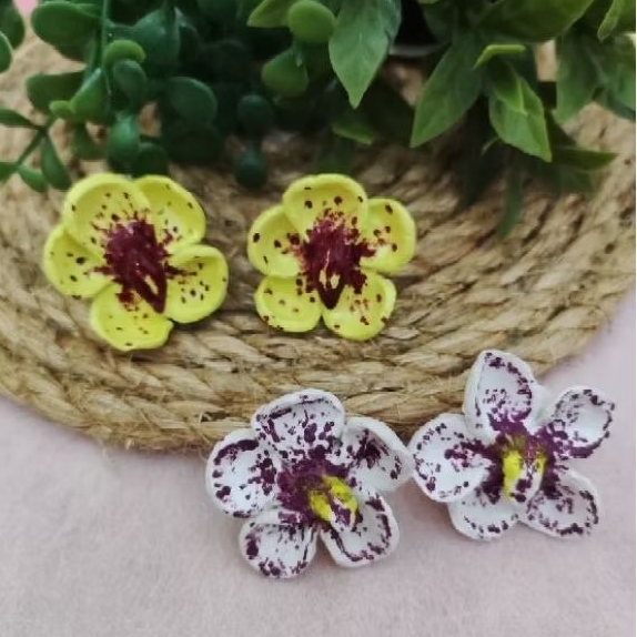 Anting Bunga Anggrek - Clay Earrings