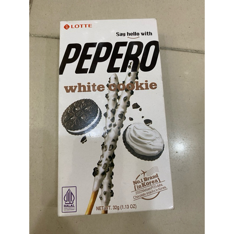 

Lotte Pepero White Cookie Stick Biscuit 32GR