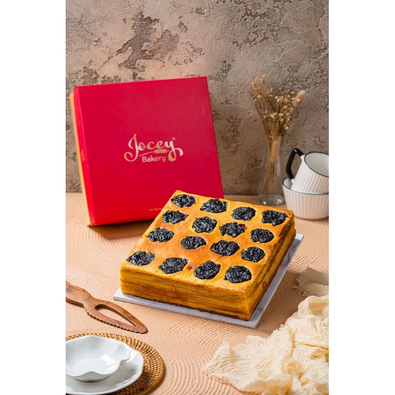 

[Per Loyang] Lapis Prunes/Legit/Mocha premium Wisjman butter spekuk spekoek cake lapis legit Halal.Pengiriman antar medan atau luar kota