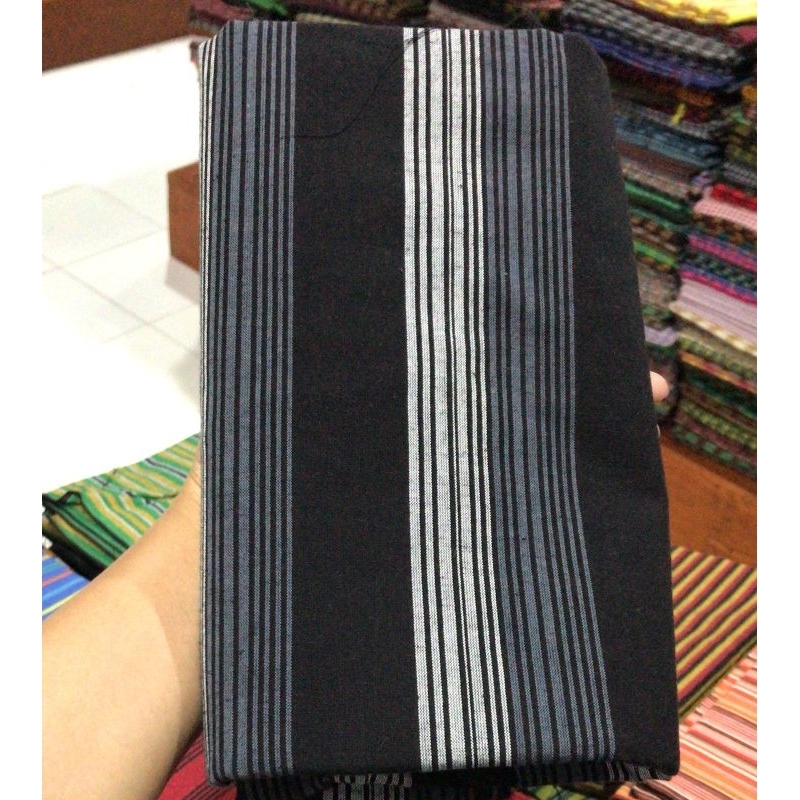 Kain Lurik Garis Hitam Putih Sedang