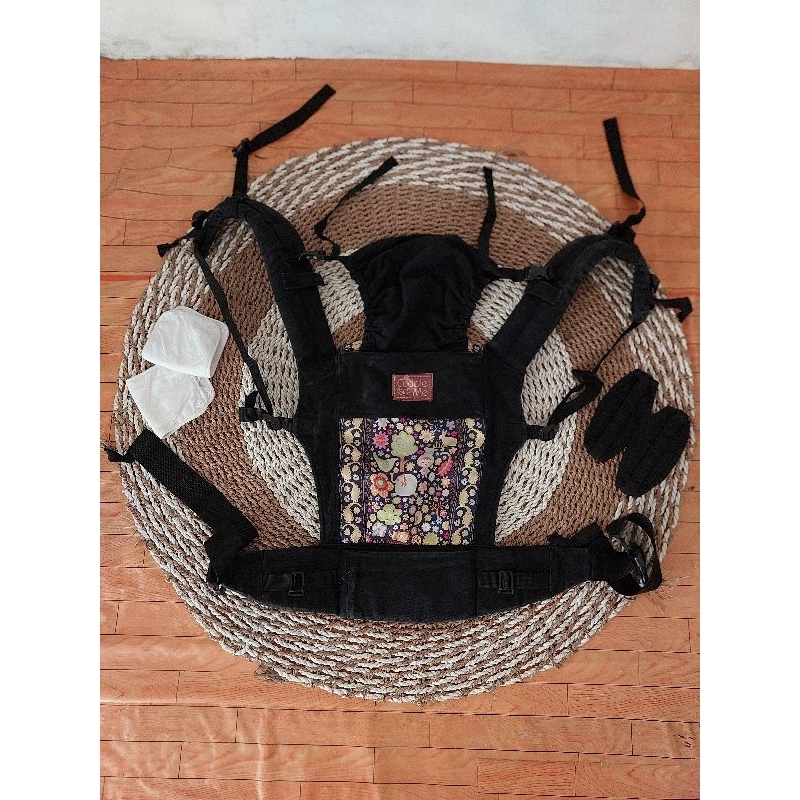 Preloved gendongan ssc cuddle me