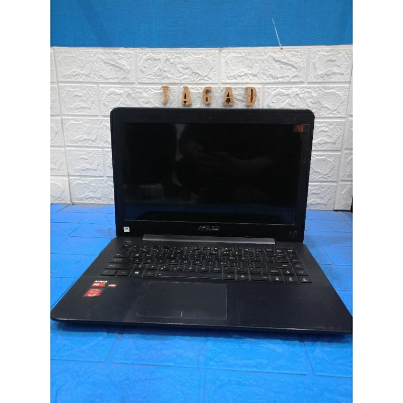 LAPTOP ASUS X454Y, AMD A8, RAM 4GB, SSD 128GB, HDD 500GB
