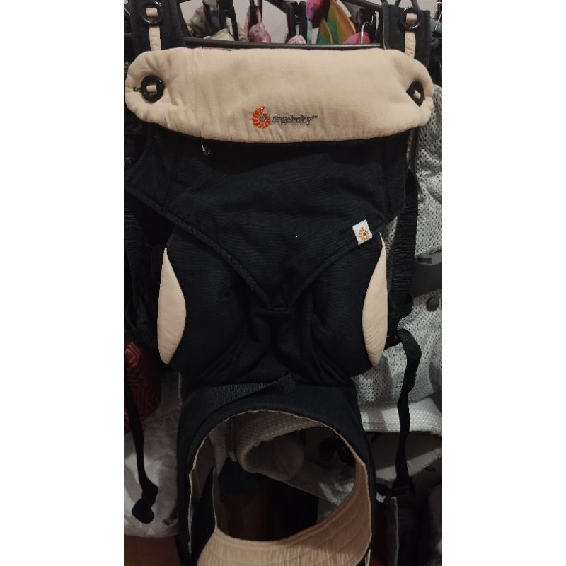 Ergobaby 360 Black Camel