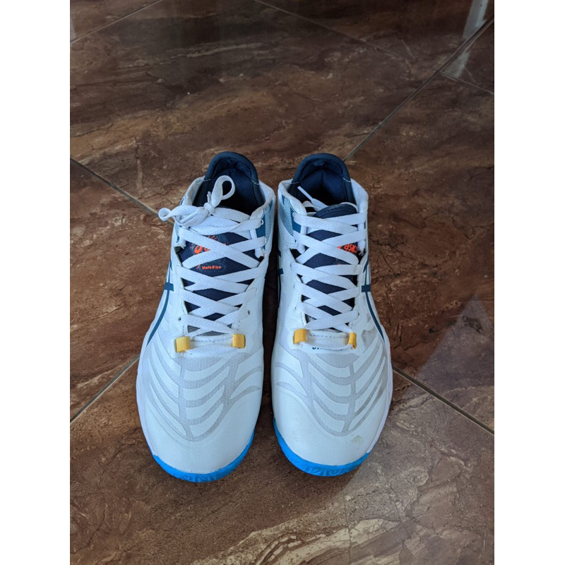 Sepatu asics metarise lite