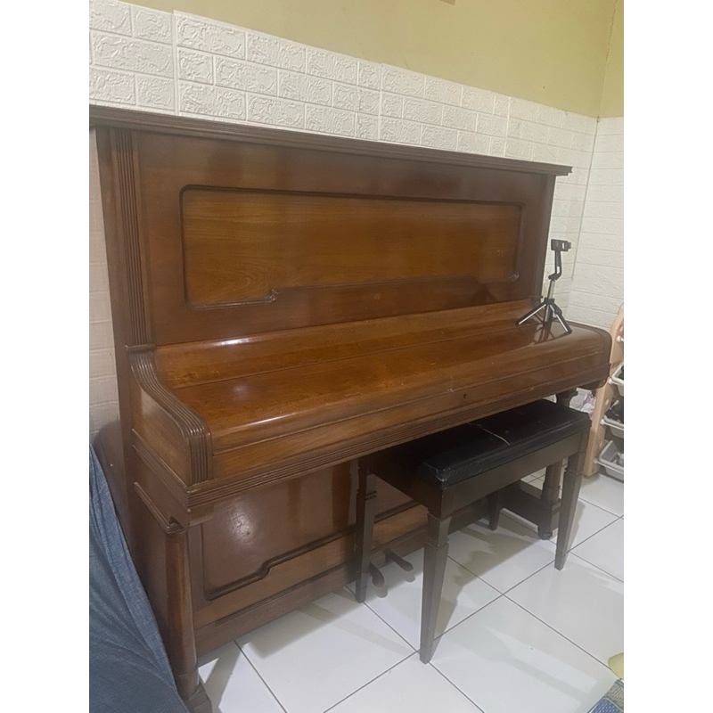 Piano Classic Antik Upright W. Naessens & Co.