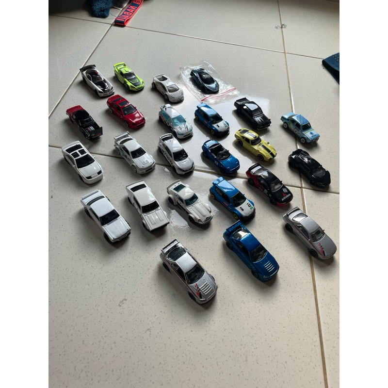 Paket Hot Wheels 24 PCS