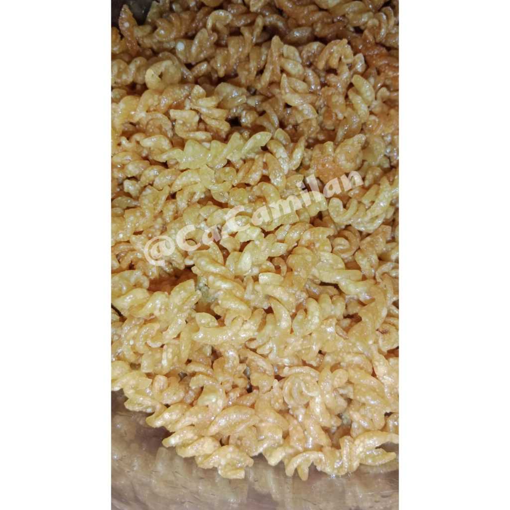 

MAKARONI SPIRAL ATAU URIL 70 GRAM DAN 250 GRAM RENYAH GURIH PEDAS MANTAP