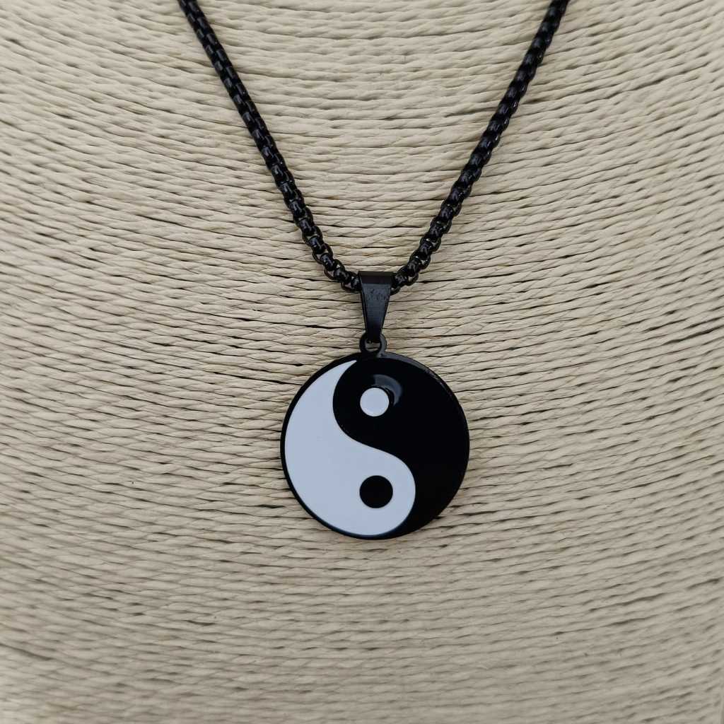 KALUNG LIONTIN TITANIUM PRIA YIN YANG