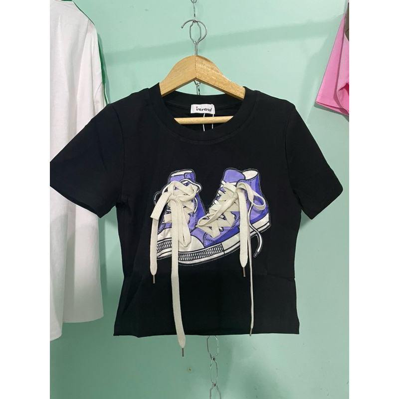 CROP TOP INTREND SEPATU BKK