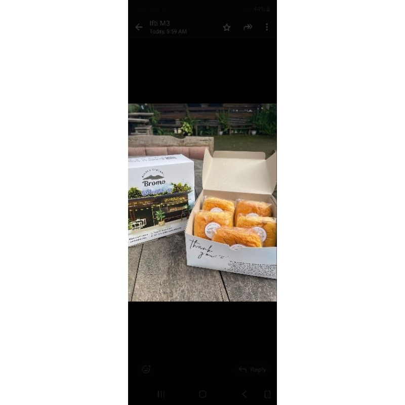 

Bluder Kentang Bromo - 1 dus isi 5 bluder - Oleh-oleh Khas Bromo