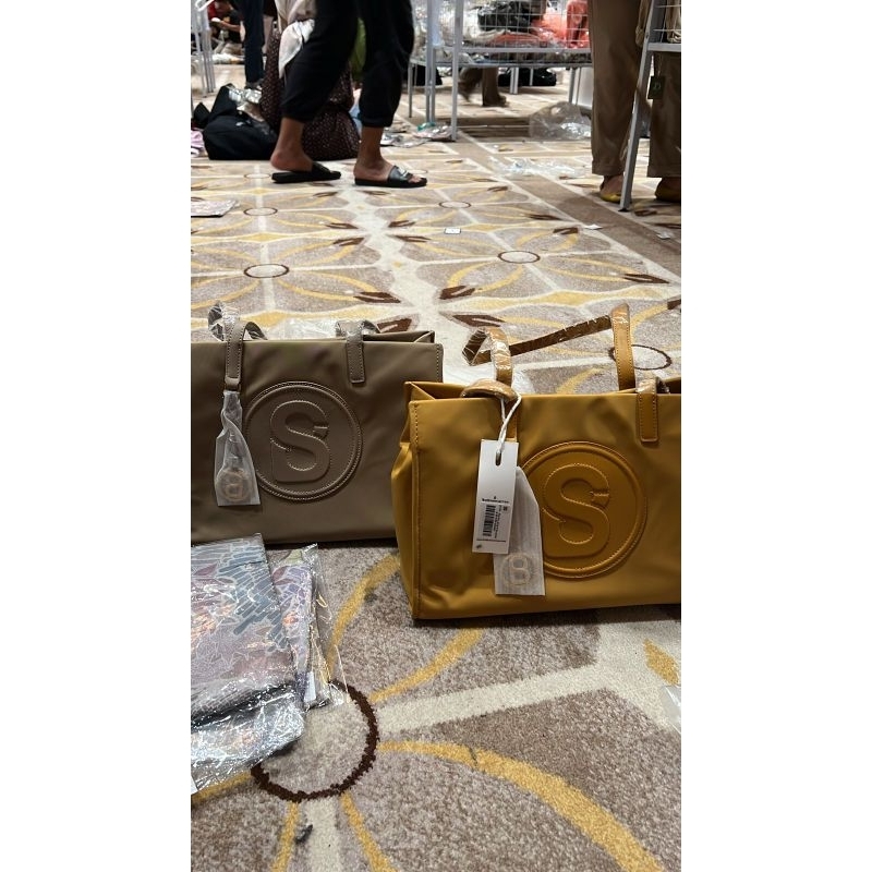 aaliya tote bag buttonscarves