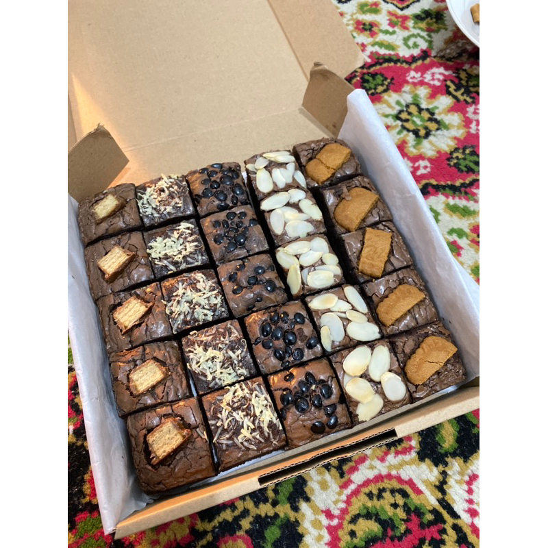 

Fudgy Brownies BrowDi Besar Sekat/ Non Sekat Ukuran 20 x 20 cm
