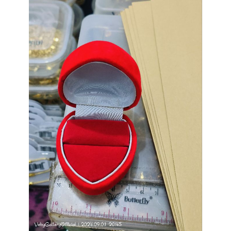 

Box perhiasan/ box cincin bludru