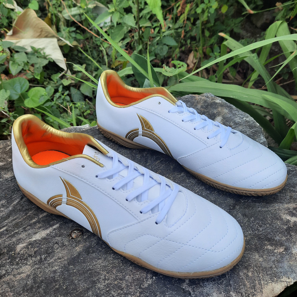 ORTUSEIGHT MIRAGE IN PUTIH SEPATU FUTSAL