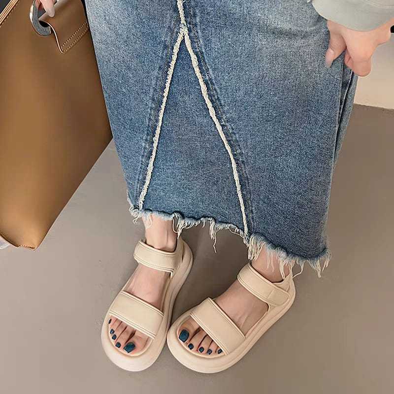 Shoecenter Sandal Tali Wanita Tipe 1143