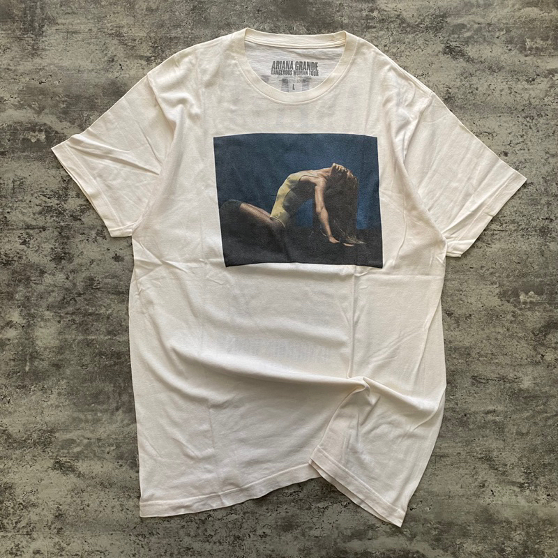 Kaos Band Ariana Grande Official Merchandise ‘Dangerous Women Tour’