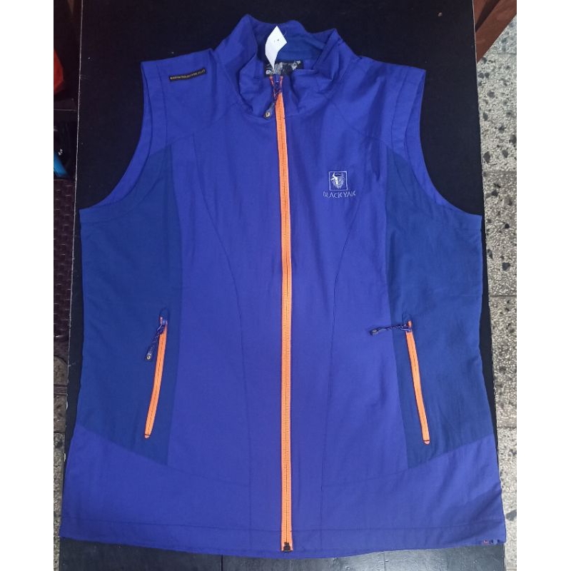 Thrift_Vest_Rompi_BlackYak