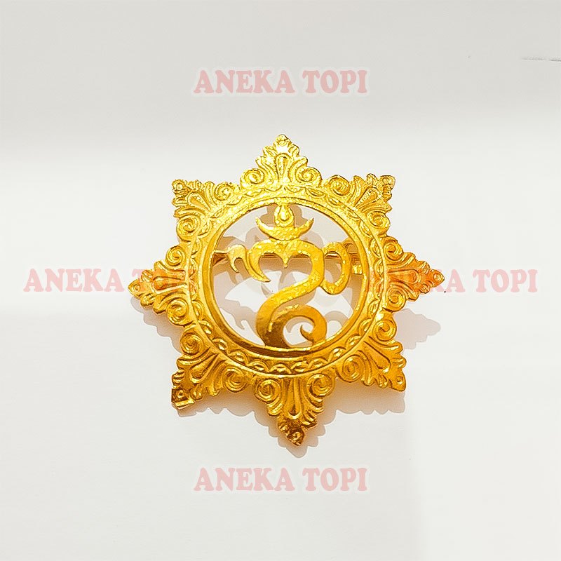 Pin Bali Ongkara Warna Emas Pin Bros Ongkara Bali Bahan Logam - Aneka Topi