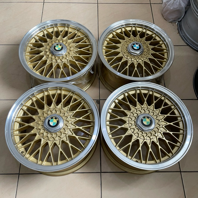 Velg BMW BBS RZ R15. Made in Germany. Lebar 7. Et 22. 5x120. Dop putar BBS lengkap