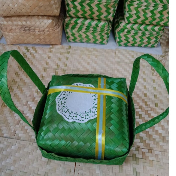 

PREORDER-CW18-BESEK JINJING WARNA SIZE 18X18X10 CM