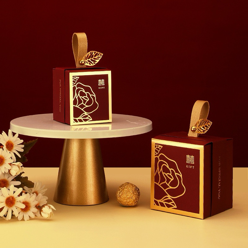 

Joyful Candy Box Maroon Wedding / Candy Box Souvenir Pernikahan Shuang Xi / Paperbox Design Kotak Bunga Daun / Sangjit Kotak Premium Teapai Hantaran Wed / Kotak Permen Suvenir Coklat Nikahan Hantaran Lamaran