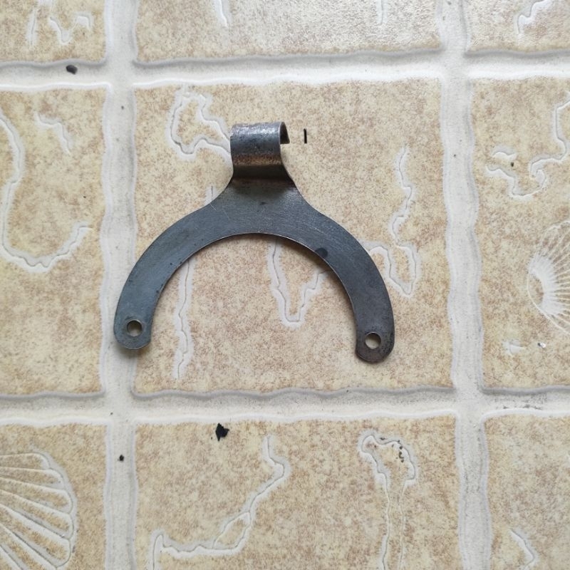 plat tahanan karburator Mio original copotan