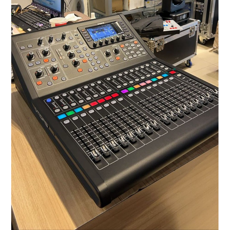 Mixer Digital Midas m32r Live