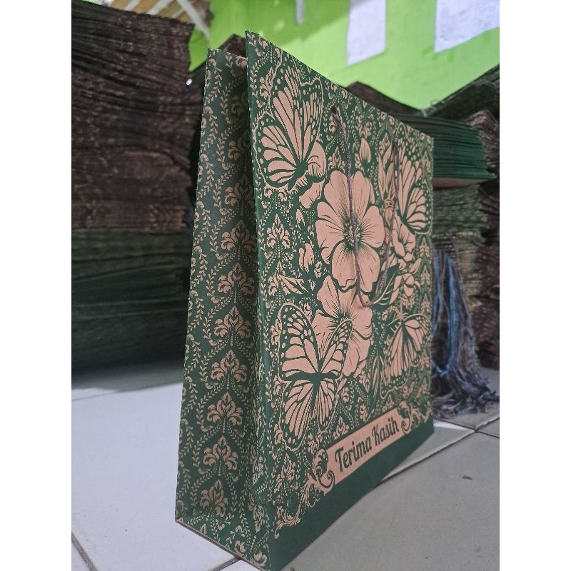 

paper bag motif uk 22x24x6,5