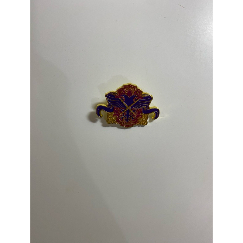 PIN BADGE YOUR THRONE I WANNA BE YOU