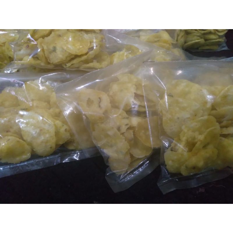 

KERIPIK PANGSIT TAPIOKA 500 gr