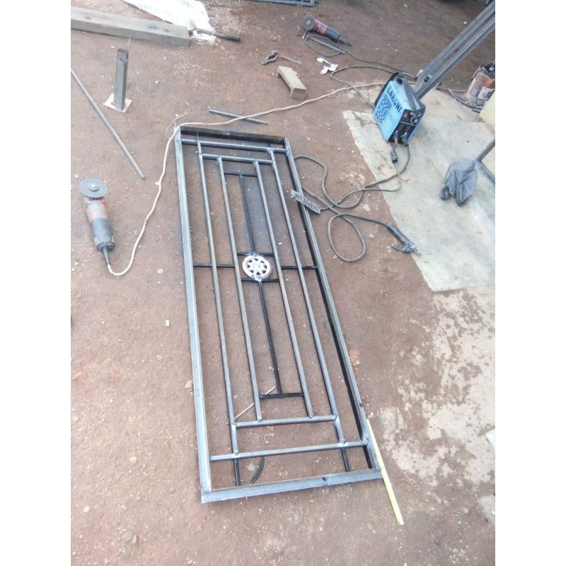 teralis jendela minimalis