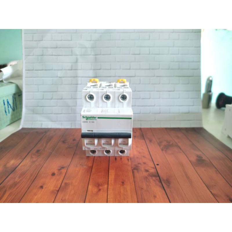 MCB ic60n Schneider 3p 16A